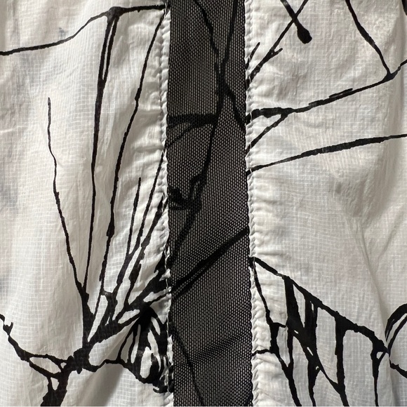 Nike Windrunner Track Running Jacket White / Black Medium Packable - Picture 10 of 11